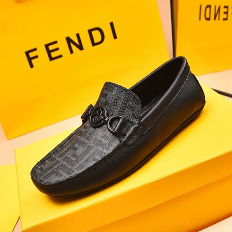 fendi cuir chaussures pour homme s_12432354